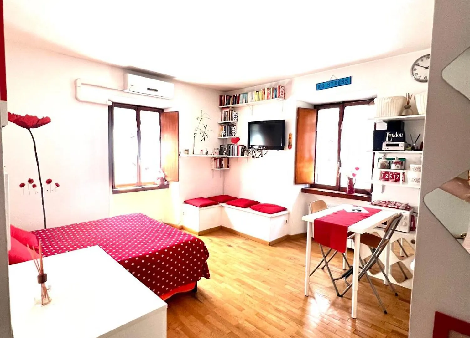 アパート Lovely Studio Near Colosseum ローマ イタリア
