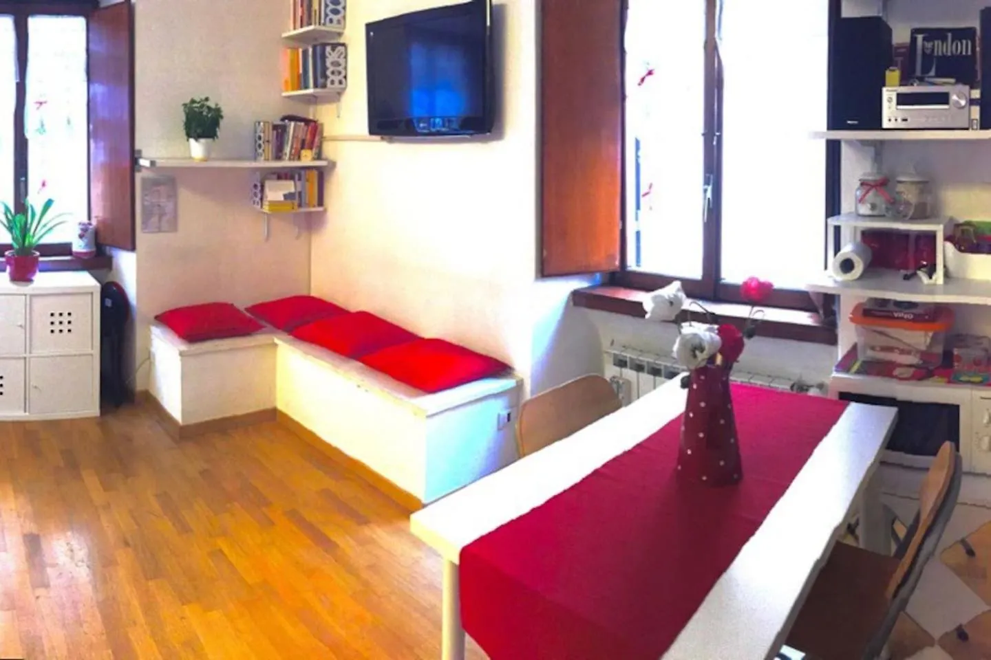 Lovely Studio Near Colosseum ローマ 0*,  イタリア